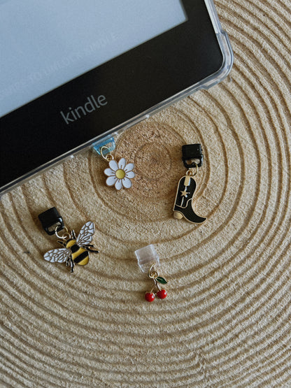 KINDLE CHARM / Daisy