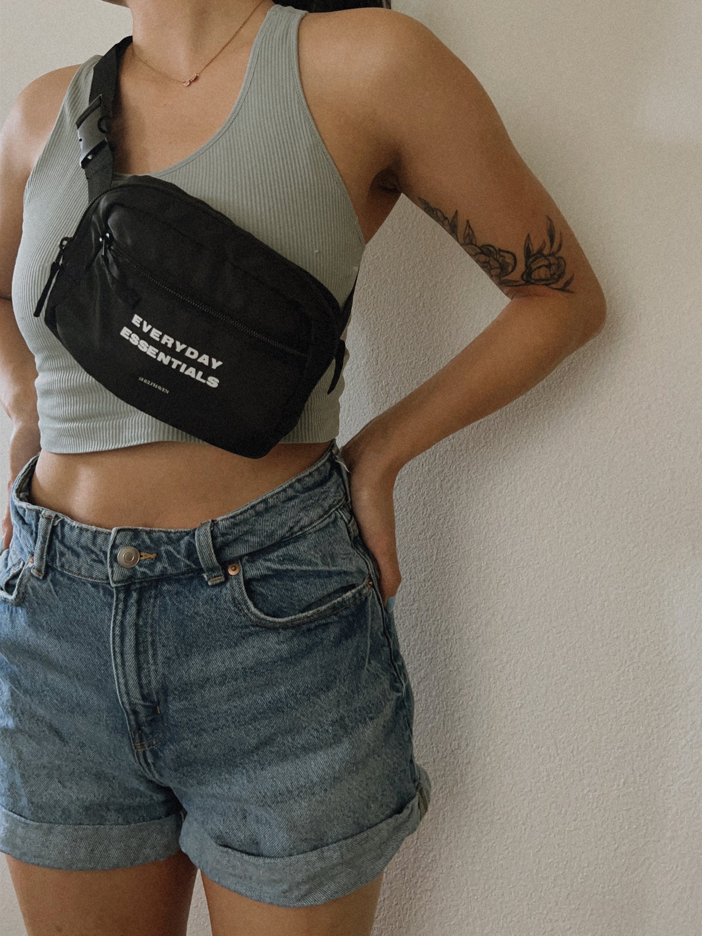 FANNY PACK / Essentials