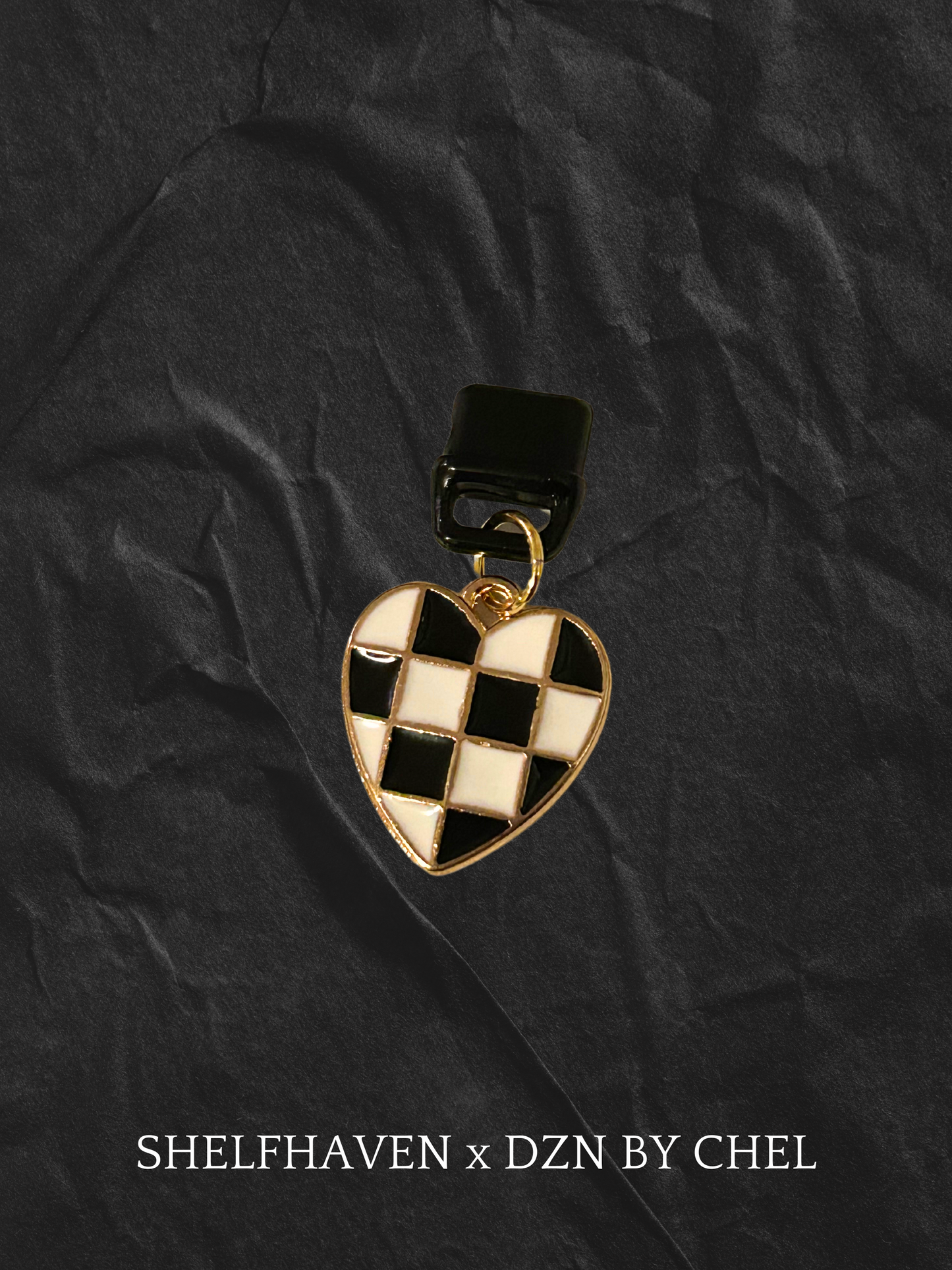 KINDLE CHARM / Checkered Heart