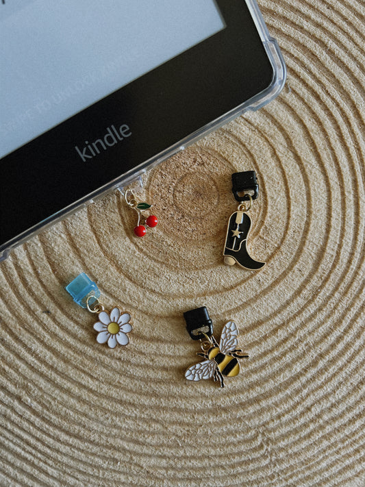 KINDLE CHARM / Cherry