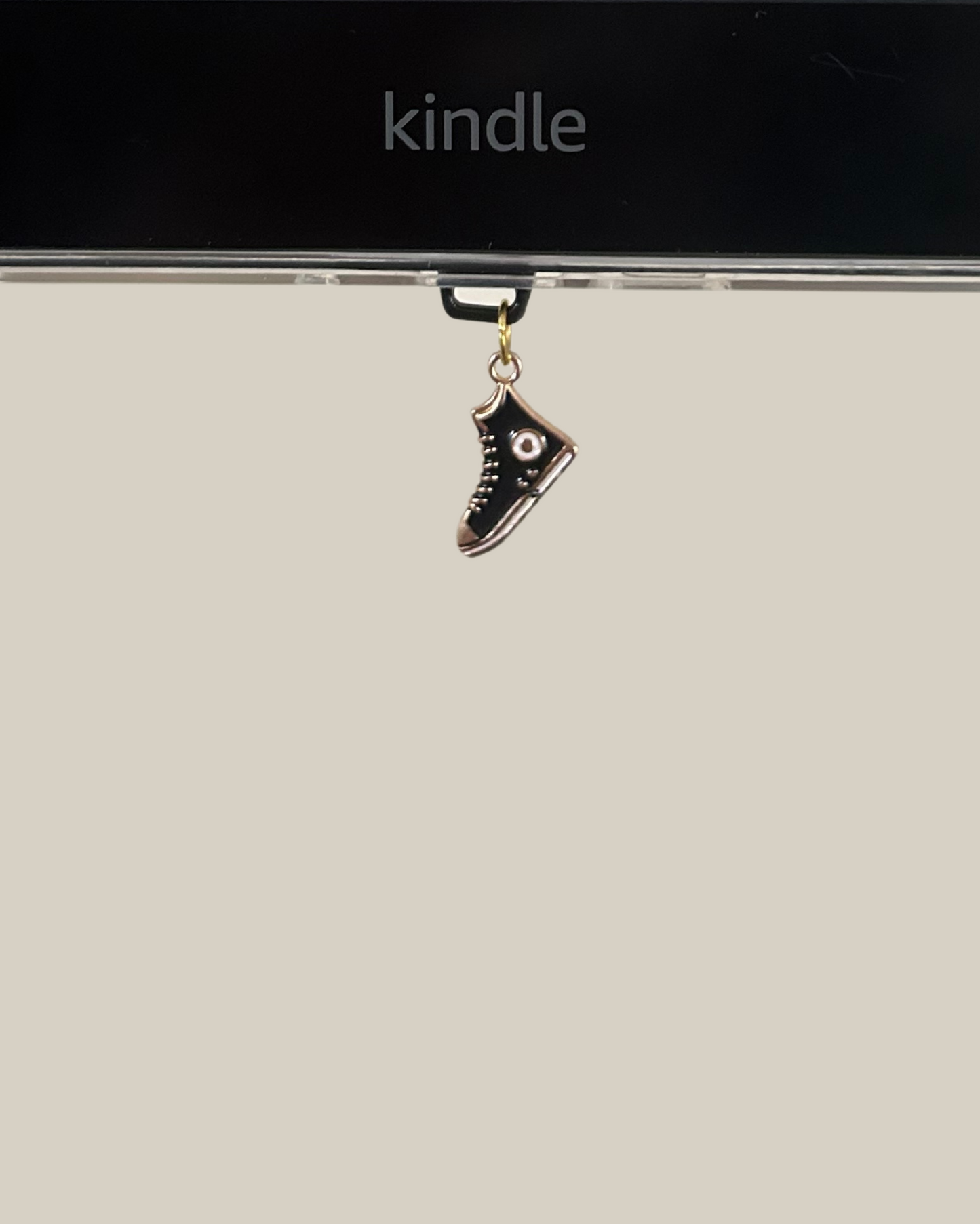 KINDLE CHARM / Converse